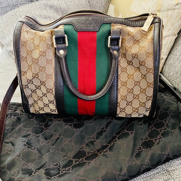 Gucci Handbags - Gucci Boston purse